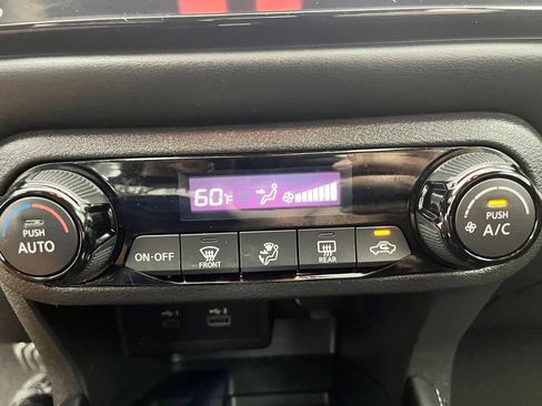 Used 2024 Nissan Kicks SR FWD image 25