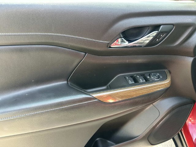 Used 2019 GMC Acadia SLE AWD/4WD image 17