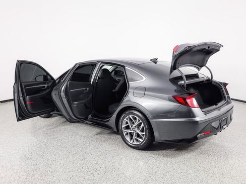 Used 2021 Hyundai Sonata SEL w/ Preferred Accessory Package image 12