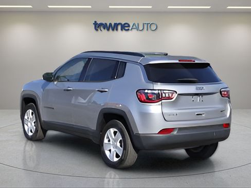 Used 2022 Jeep Compass Latitude w/ Convenience Group AWD/4WD image 5