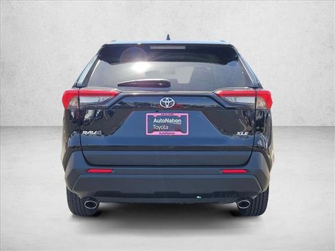 Used 2024 Toyota RAV4 XLE FWD image 7