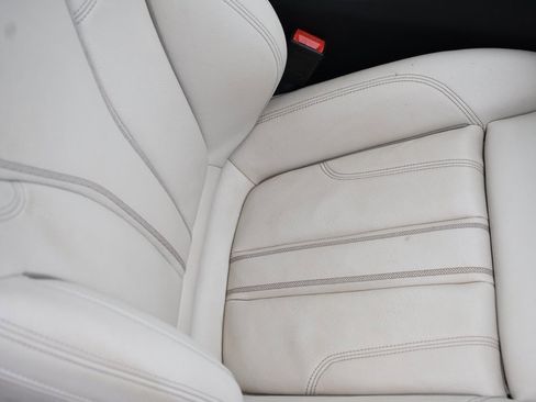 Used 2023 BMW 530e xDrive w/ Convenience Package image 25