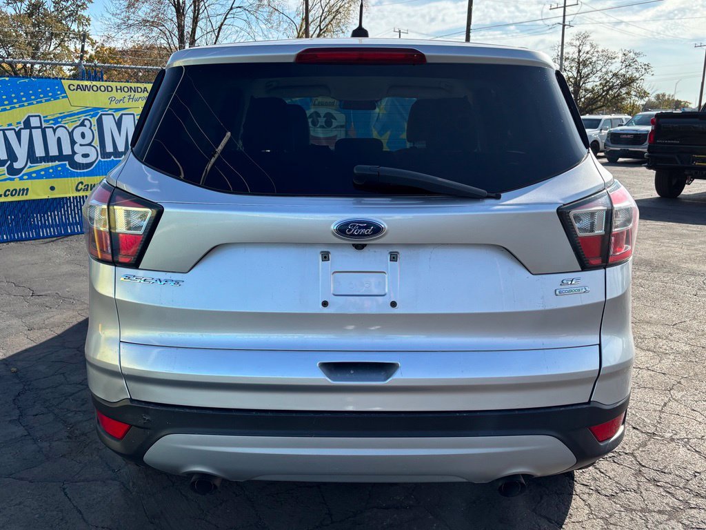 Used 2017 Ford Escape SE w/ SE Cold Weather Package FWD image 3