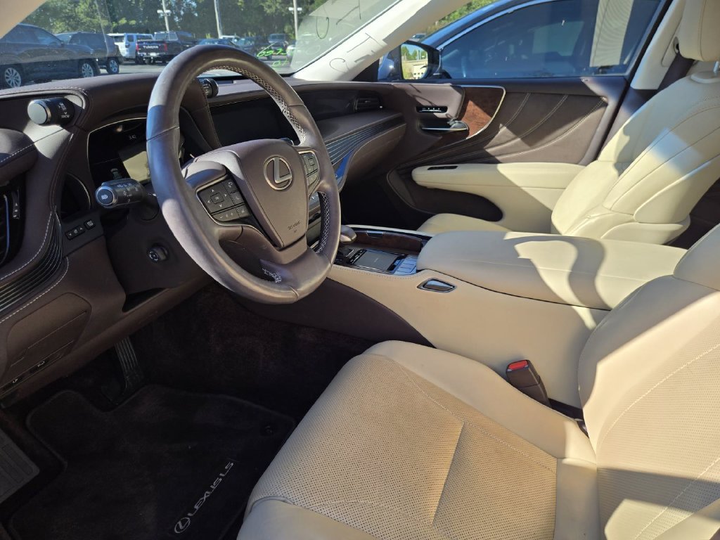 Used 2018 Lexus LS 500 w/ Accessory Package (Z2) RWD image 6