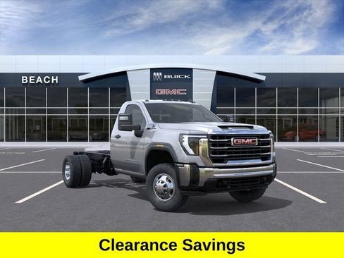 New 2026 GMC Sierra 3500 Pro AWD/4WD image 1