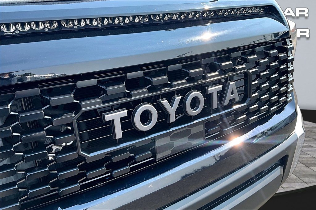 Used 2018 Toyota Tundra Limited w/ Limited Premium Package AWD/4WD image 29