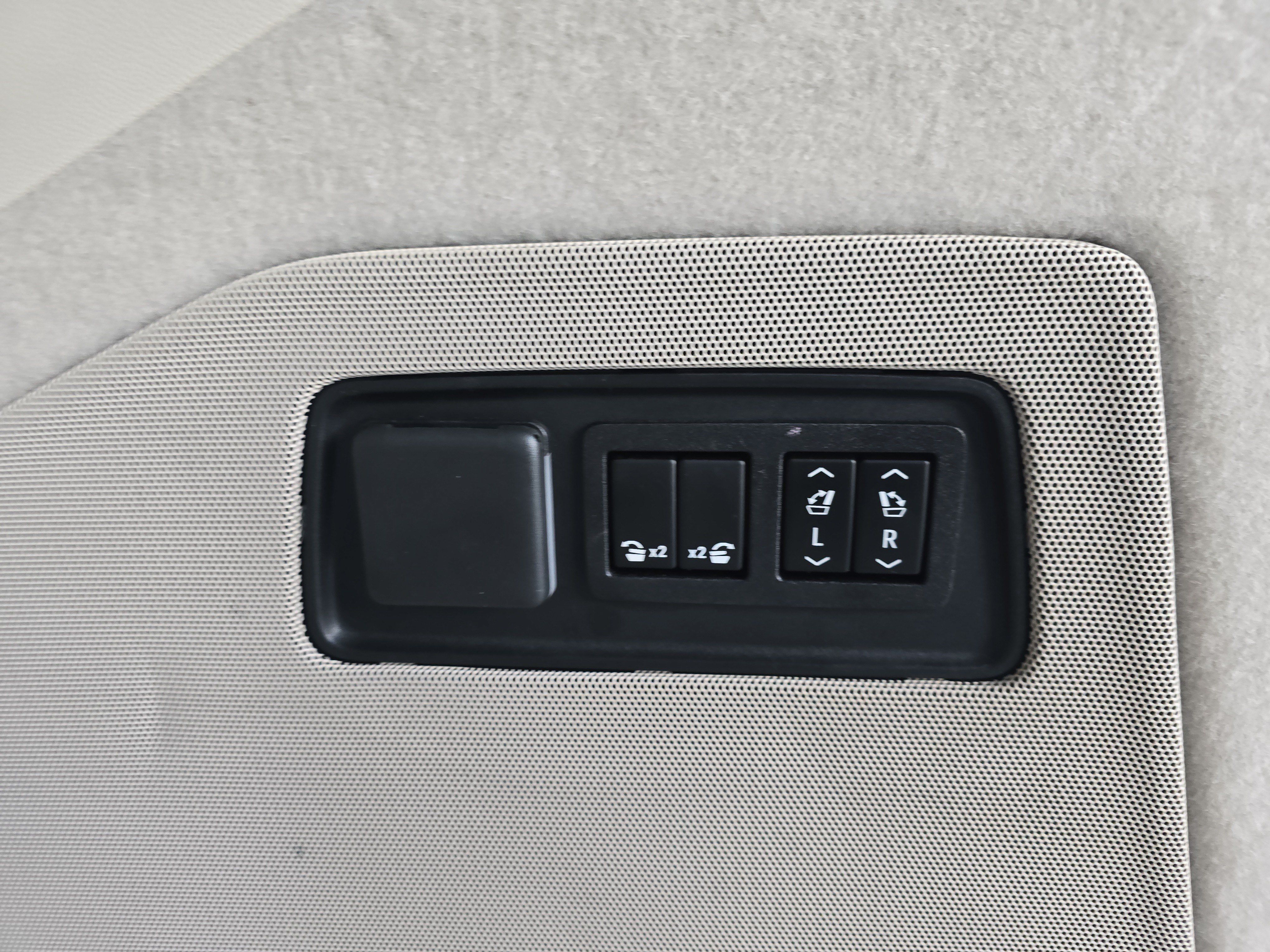 Used 2021 Cadillac Escalade ESV Premium Luxury Platinum AWD/4WD image 6