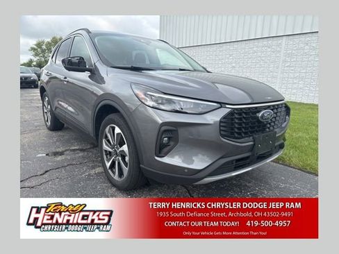 Used 2024 Ford Escape Platinum AWD/4WD image 1