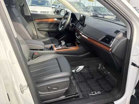 Used 2023 Audi Q5 2.0T Premium w/ Convenience Package AWD/4WD image 15