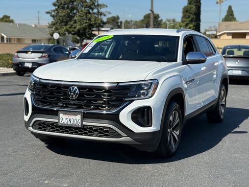 Used 2024 Volkswagen Atlas Cross Sport SE image 4