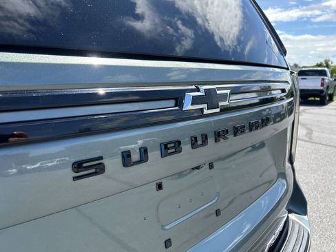 Used 2023 Chevrolet Suburban RST w/ Sport Performance Package image 10