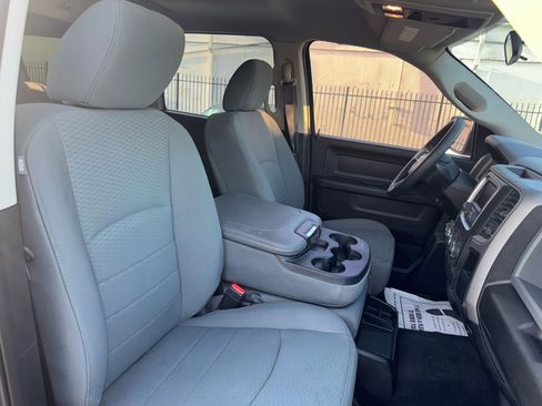 Used 2017 RAM 1500 Express AWD/4WD image 4