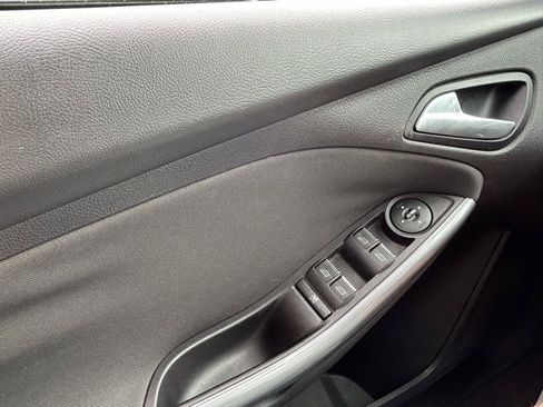 Used 2013 Ford Focus Titanium w/ Titanium Handling Pkg FWD image 30