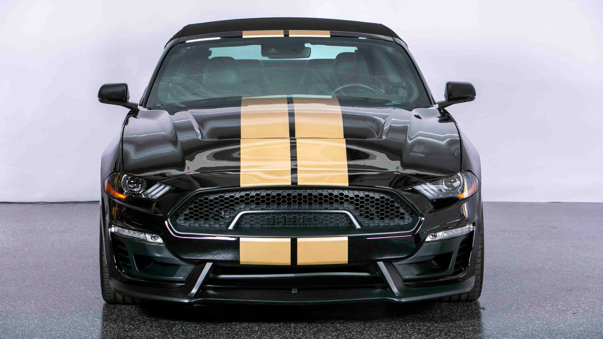 Used 2019 Ford Mustang GT Premium w/ GT Performance Package RWD image 4