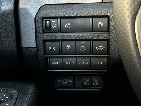 Certified 2025 Toyota 4Runner Trailhunter image 35