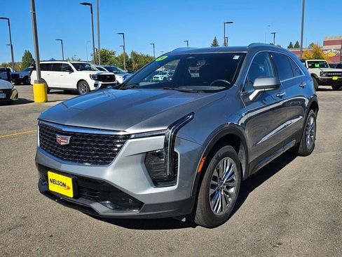 Used 2024 Cadillac XT4 Premium Luxury image 2