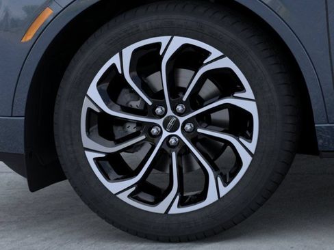 New 2026 Lincoln Nautilus Reserve AWD/4WD image 12