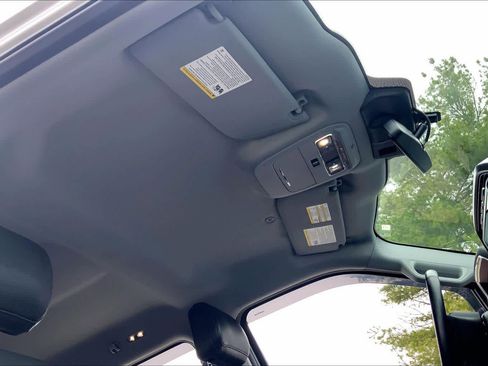 Used 2021 Ford F150 Lariat w/ Trailer Tow Package image 14