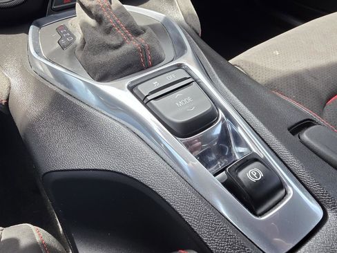 Used 2018 Chevrolet Camaro ZL1 RWD image 17