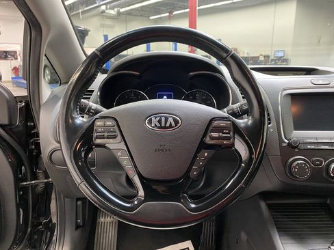 Used 2017 Kia Forte S image 22