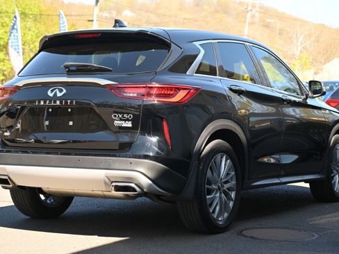 Used 2023 INFINITI QX50 Pure AWD/4WD image 5