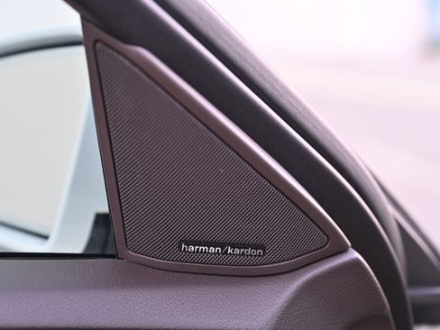 Used 2015 Mercedes-Benz E 350 Luxury image 43