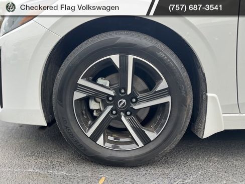 Used 2024 Nissan Sentra SV image 3