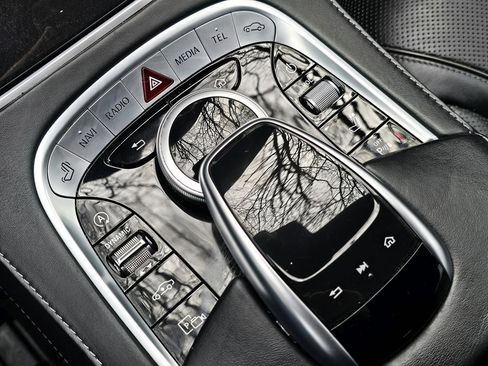 Used 2020 Mercedes-Benz S 560 4MATIC Sedan image 58