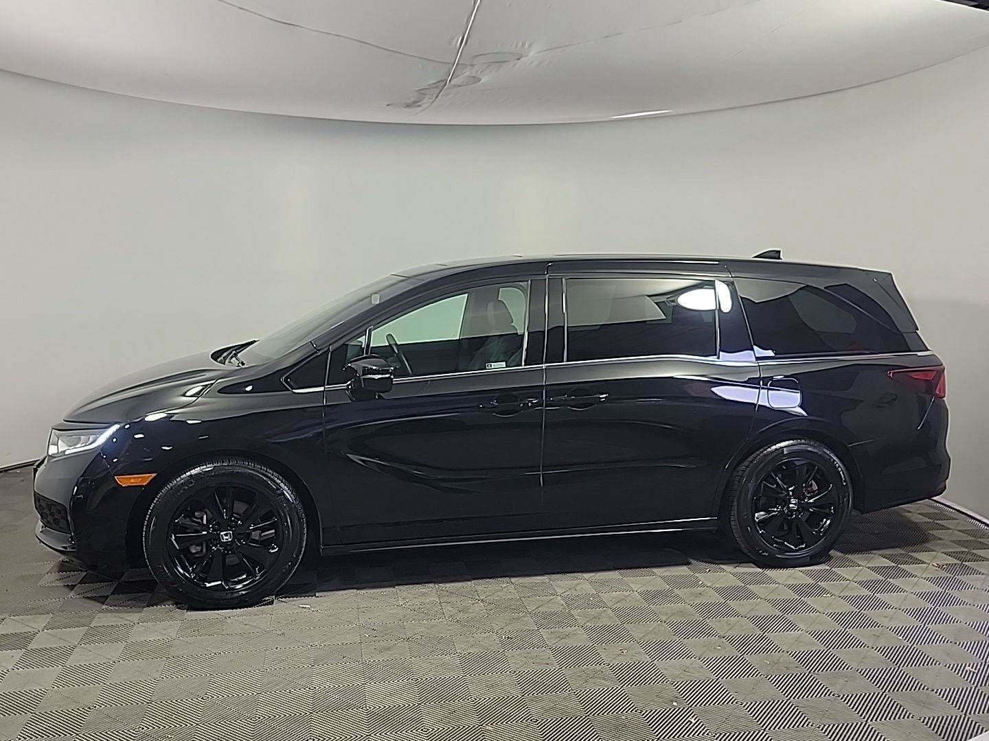 Certified 2023 Honda Odyssey Sport image 11