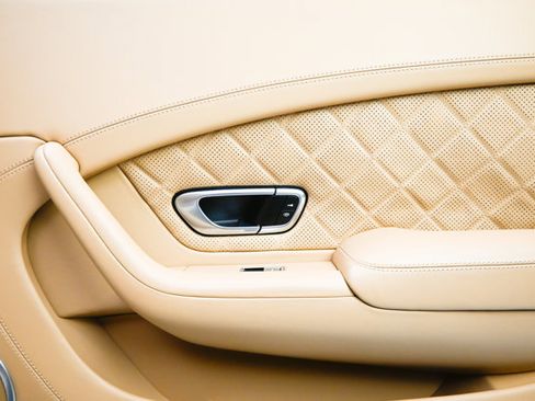 Used 2017 Bentley Continental GT image 70