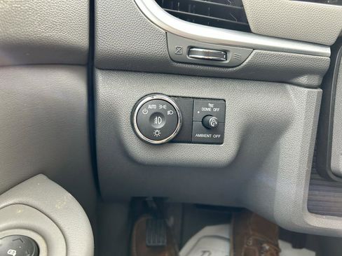 Used 2015 Chevrolet Traverse LTZ image 29