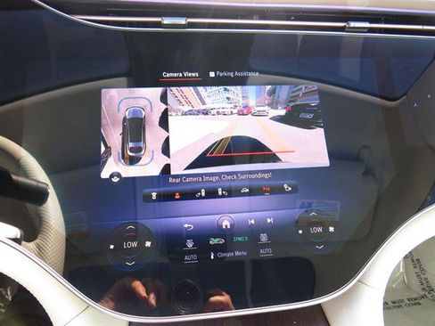 Certified 2023 Mercedes-Benz EQS 580 4MATIC Sedan image 16