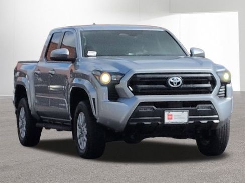 Certified 2024 Toyota Tacoma SR5 AWD/4WD image 3