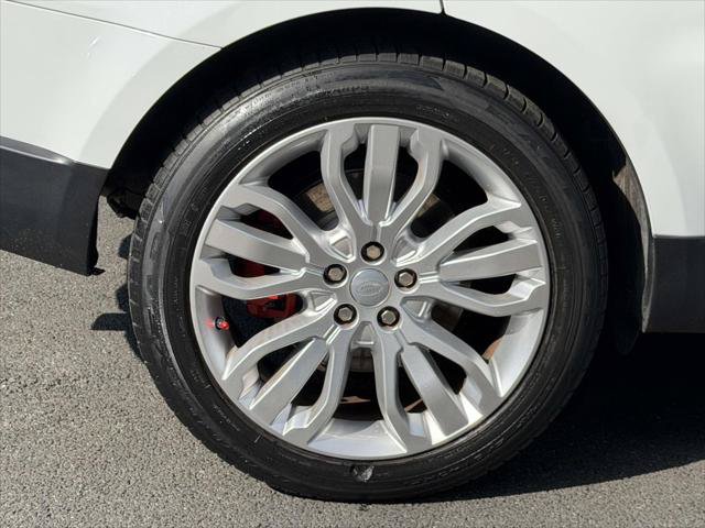 Used 2016 Land Rover Range Rover Sport SE AWD/4WD image 8