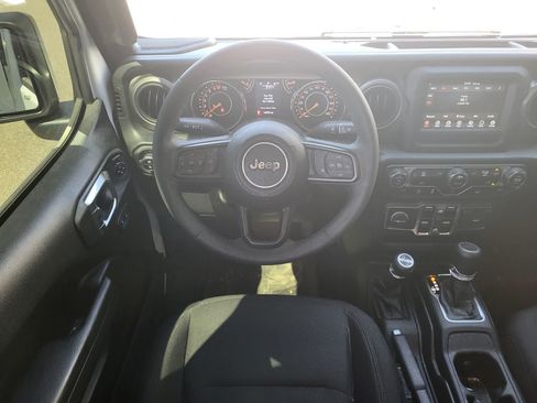 Used 2023 Jeep Gladiator Sport AWD/4WD image 22