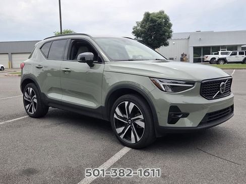 Used 2024 Volvo XC40 B5 Plus AWD/4WD image 7