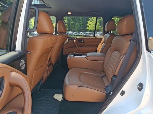 Used 2024 INFINITI QX80 Sensory w/ All-Season Package AWD/4WD image 10