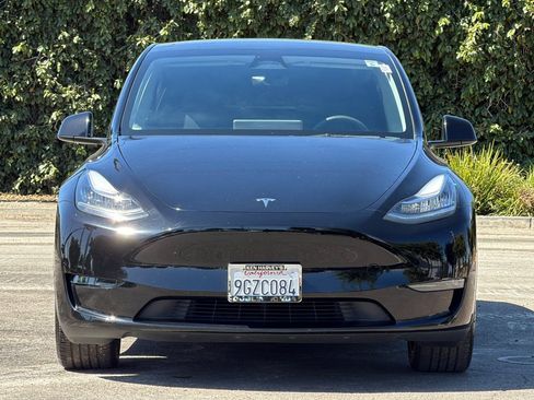 Used 2023 Tesla Model Y Long Range AWD/4WD image 9