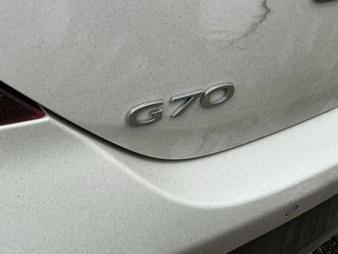 Used 2022 Genesis G70 3.3T Launch Edition image 8