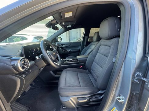 Used 2025 Chevrolet Equinox LT FWD image 28