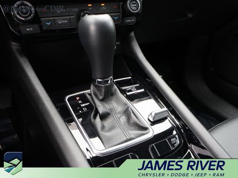 Used 2025 Jeep Compass Limited AWD/4WD image 36
