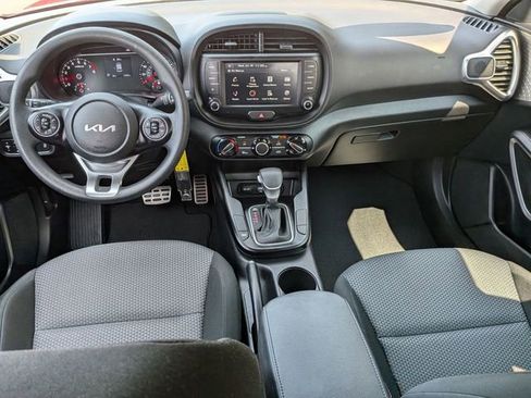 Used 2022 Kia Soul LX w/ Technology Package image 32