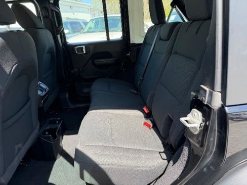Used 2020 Jeep Wrangler Unlimited Sport image 27