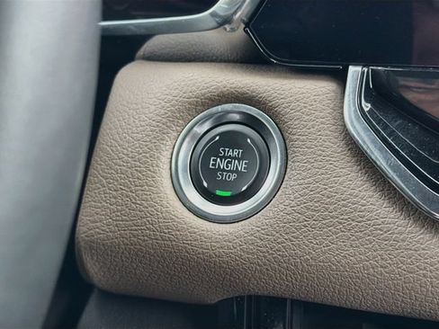 Used 2025 GMC Canyon Denali AWD/4WD image 35