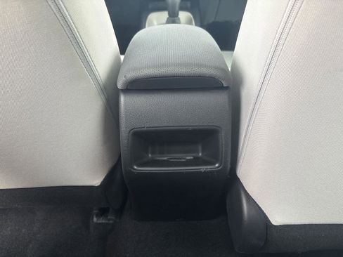 Used 2022 Toyota Corolla LE image 12