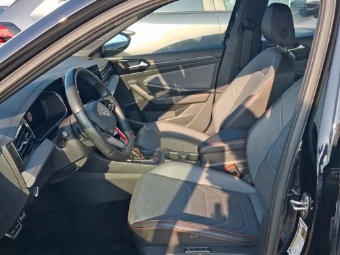 Used 2025 Volkswagen Jetta GLI Autobahn FWD image 5