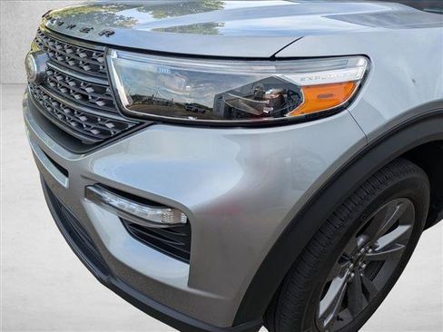 Used 2023 Ford Explorer XLT w/ Equipment Group 202A AWD/4WD image 9