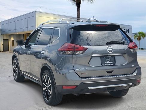 Used 2019 Nissan Rogue SL w/ Premium Package FWD image 4