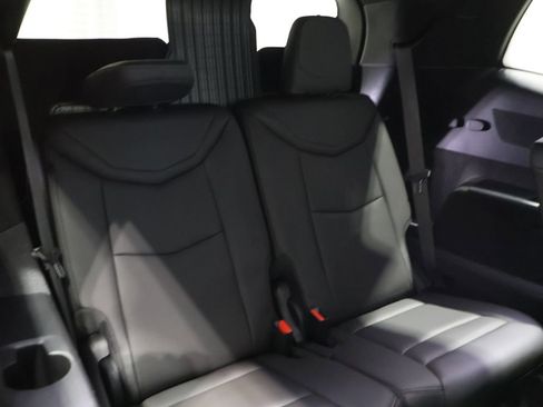 Used 2021 Cadillac XT6 Premium Luxury image 23