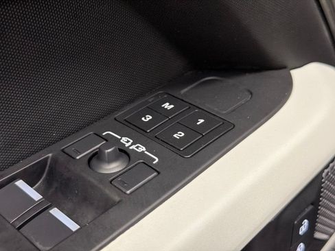 Used 2024 Land Rover Defender 110 X-Dynamic SE AWD/4WD image 19